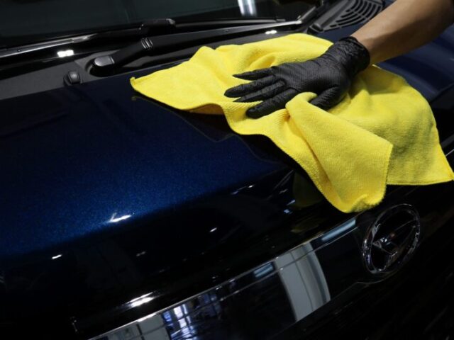 ダイハツ ムーブ カーコーティング 施工中