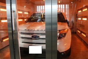 フォードエクスプローラー カーコーティング 遠赤ブース3