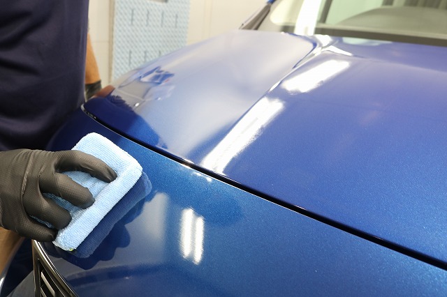 プジョーリフター カーコーティング 施工中