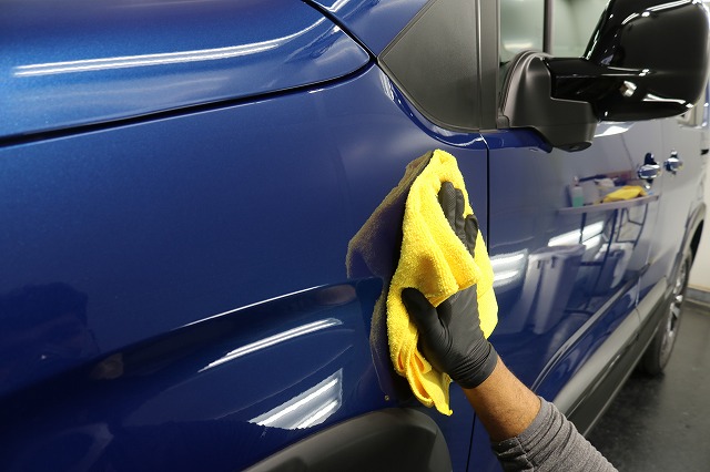 プジョーリフター カーコーティング 施工中2