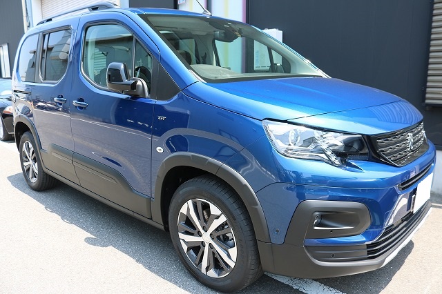 プジョーリフター カーコーティング 施工完了2