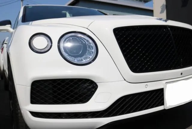 ベントレー・ベンテイガにプロテクションフィルムを施工