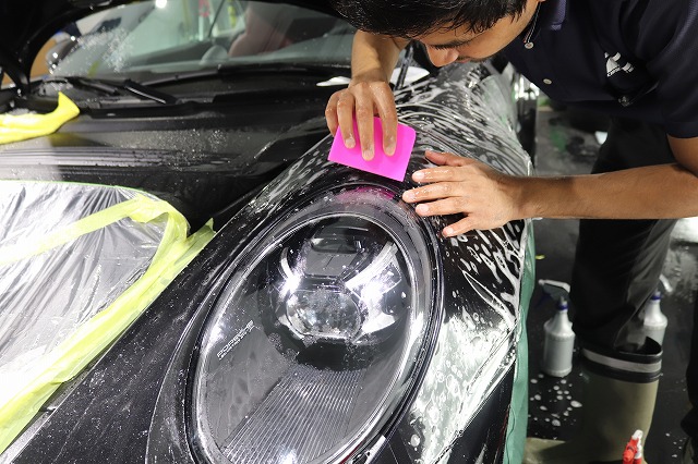 ポルシェ911ターボS プロテクションフィルム施工中1