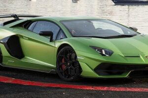 ランボルギーニ公式サイトから引用したアヴェンタドールの写真