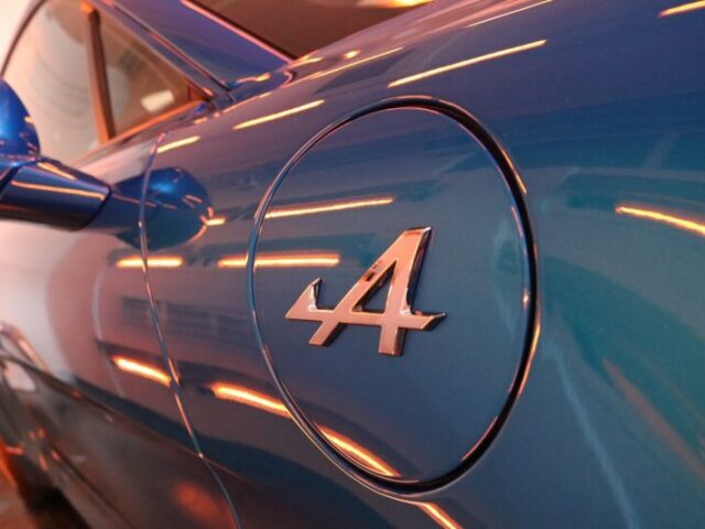 ルノーアルピーヌA110 カーコーティング 遠赤ブース