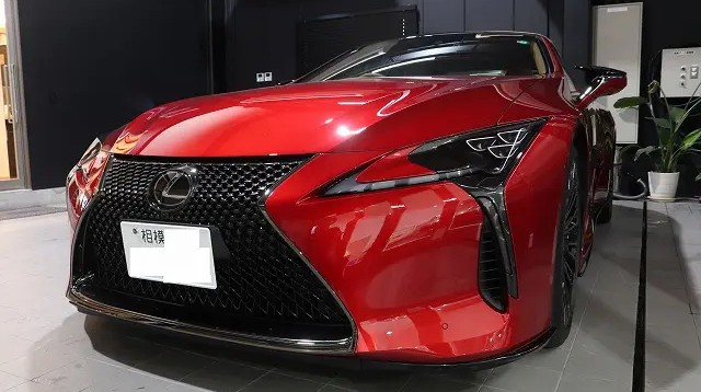 プロテクションフィルム施工後のレクサスLC