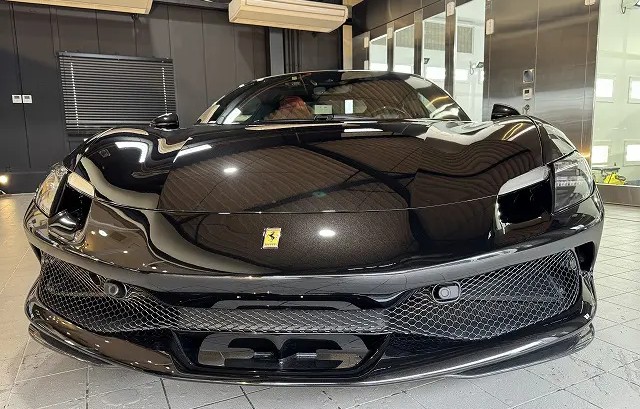 フェラーリ・296GTSにプロテクションフィルムを施工