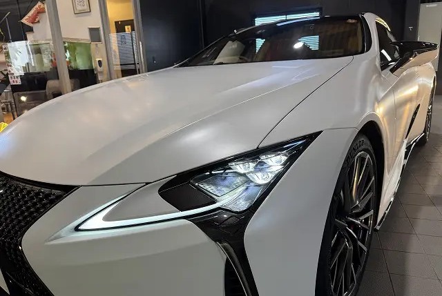 レクサス・LC500にプロテクションフィルムを施工