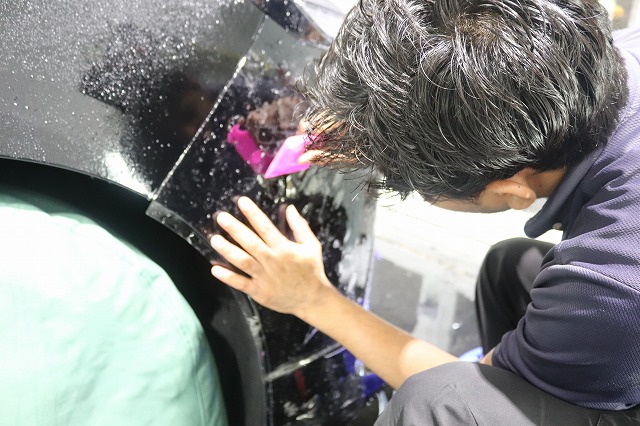 新型ヴェルファイア XPELプロテクションフィルム施工中2 - トータルカービューティIIC 新型ヴェルファイア XPELプロテクションフィルム施工中2