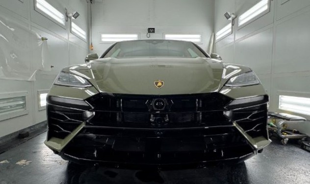 ランボルギーニ・ウルスSEにマットプロテクションフィルムを施工
