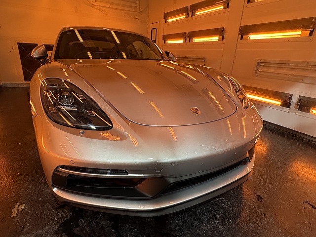 ポルシェ718ケイマン 遠赤外線乾燥中　印西市