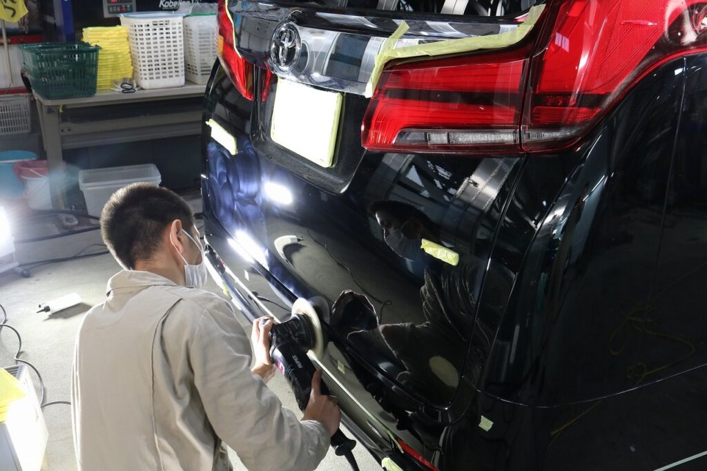 新車トヨタアルファードに撥水コーティング人気Ｎo.1セラミックプロ9Ｈのプレミアムフルコースの施工です！千葉県流山市よりＭ様ありがとうございます。