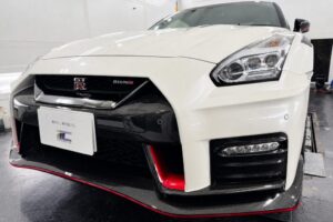 【GTR NISMO】白いボディを飛び石・小傷から守るXPELプロテクションフィルムフルセット施工（千葉県市川市）