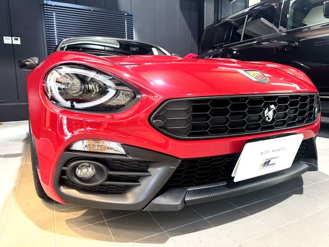 フロント アバルト124スパイダーのコーティング施工後の写真