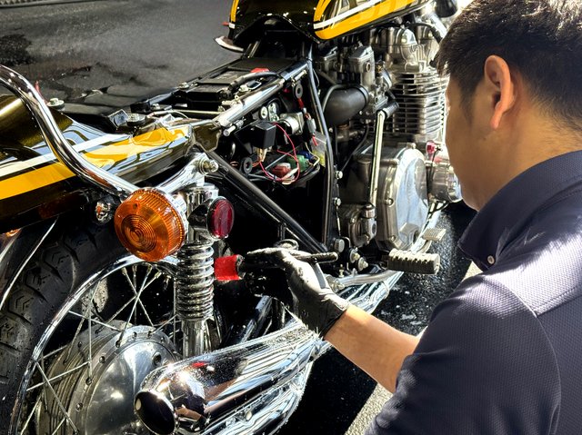 カワサキ900 Super Four(Z1)細部洗浄 - トータルカービューティIIC カワサキ900 Super Four(Z1)細部洗浄