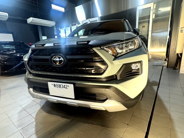 埼玉県春日部市より、トヨタRAV4にセラミックコーティング(SystemX MAX)