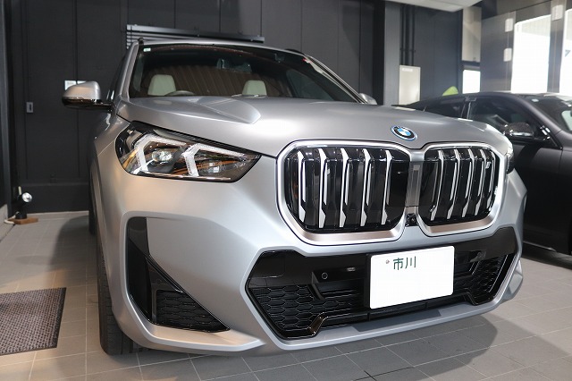 BMW iX1  フロント