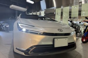 TOYOTA　プリウス　フロント②