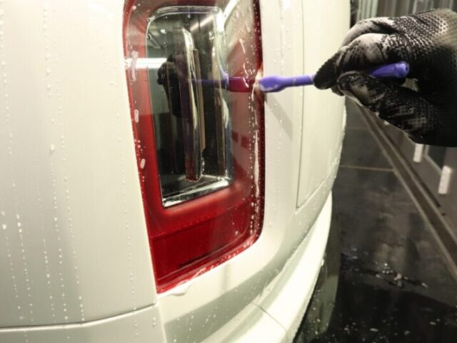 IMG_4054-800x533 - トータルカービューティIIC カーコーティング施工前 下地処理