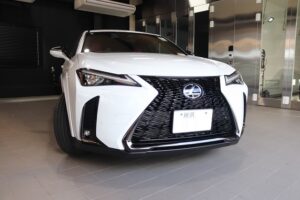 レクサスUX300h フロント