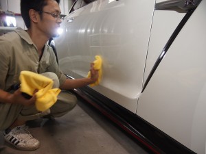日産GTR　拭きあげ