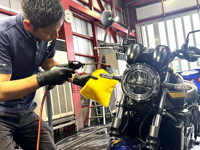カワサキ Z650RSバイクの洗車