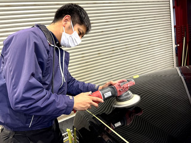 トヨタ センチュリー ボンネット研摩