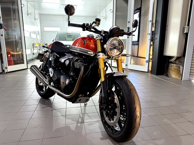 【トライアンフ スピードツイン1200】バイクコーティング(東京都)