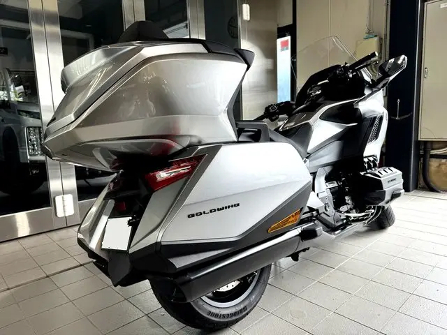 ホンダ ゴールドウィング】大型バイクにコーティング（東京都大田区