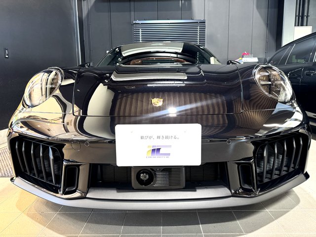ポルシェ911 GTS 黒 フロント正面写真