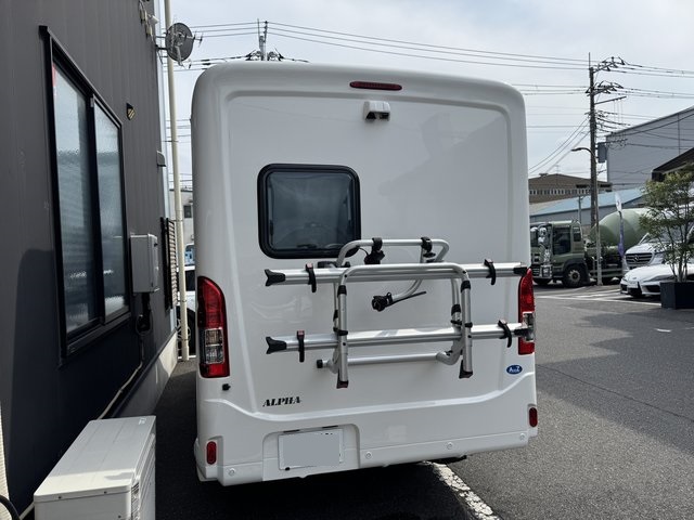 日産NV200キャンピングカー リア写真 - トータルカービューティIIC 日産NV200キャンピングカー リア写真