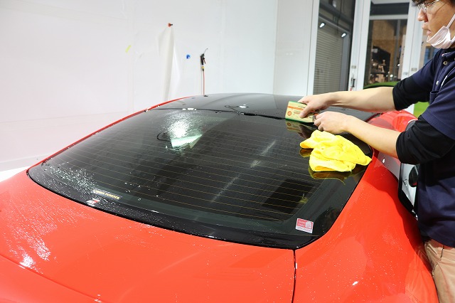 - トータルカービューティIIC トヨタGR86のルーフにカラープロテクションフィルムを施工いたしました。 千葉県 東京都 グロスブラック