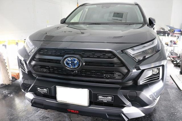 トヨタRAV4にカーフィルムを施工 - トータルカービューティIIC トヨタRAV4にカーフィルムを施工