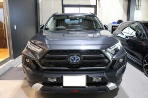 トヨタRAV4にカーフィルムを施工