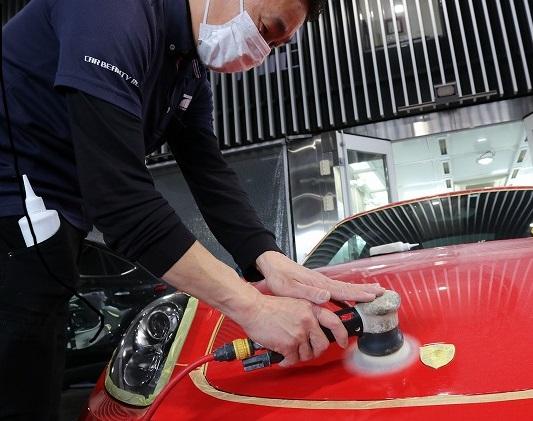 ポルシェ718ケイマン　研磨