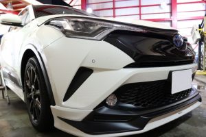 トヨタC-HRに滑水性のガラスコーティング『エシュロンナノフィル』を施工