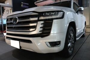 トヨタランドクルーザー300　フロント　アップ