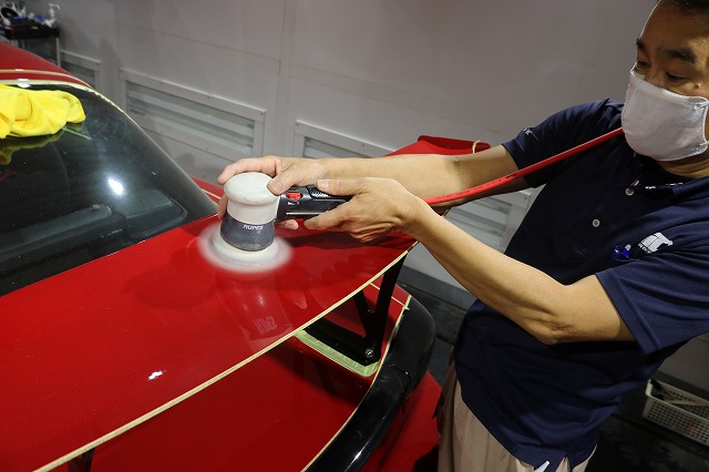 マツダRX7　磨き作業