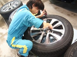 トヨタランドクルーザー ホイールコーティング 塗り込み - トータルカービューティIIC トヨタランドクルーザー ホイールコーティング 塗り込み
