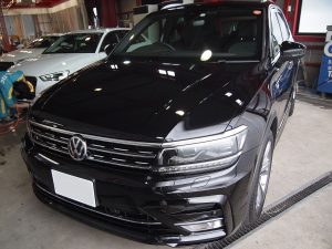 VWティグアンに親水性のセラミックシールドを施工 - トータルカービューティIIC VWティグアンに親水性のセラミックシールドを施工