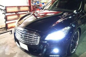 日産シーマに疎水性のセラミックプロ9Hを1層コーティング施工