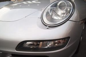 997ポルシェにヘッドライトクリーニング＆コーティングを施工