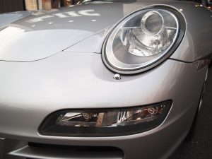 997ポルシェにヘッドライトクリーニング＆コーティングを施工