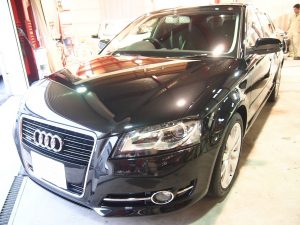 アウディA3に滑水性のエシュロンガラスコートを施工 - トータルカービューティIIC アウディA3に滑水性のエシュロンガラスコートを施工