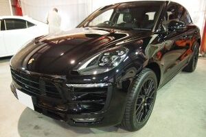 新車ポルシェマカンにセラミックプロ9Hを2層コーティング