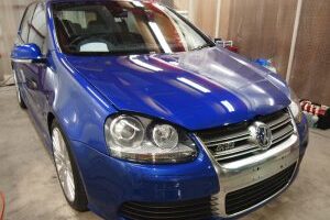 ゴルフR32にCeramicPro9H１０層コートを施工