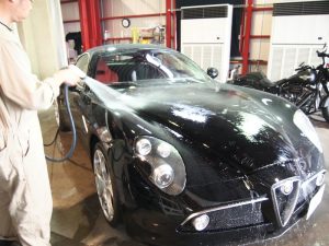 アルファロメオ８C　洗車