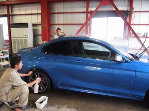 BMW2シリーズ ホイール洗浄 - トータルカービューティIIC BMW2シリーズ ホイール洗浄