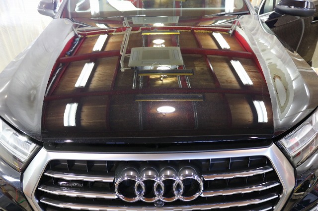 千葉県からご来店のアウディQ7へセラミックプロ9H施工 05 - トータルカービューティIIC アウディQ7 コーティング施工後 ボンネット