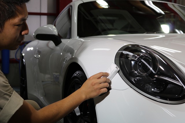 ポルシェ911GTS コーティング　ヘッドライト
